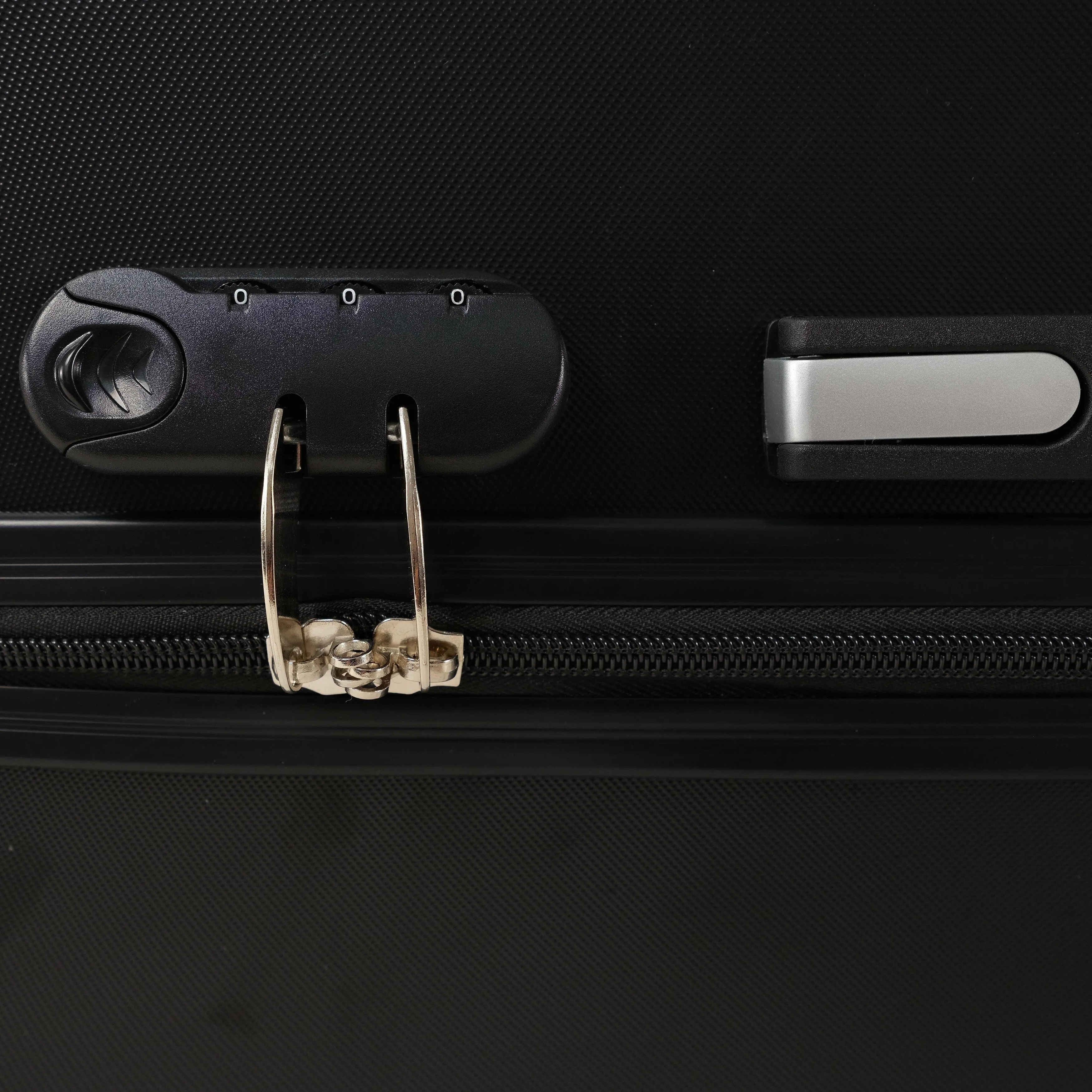 3-piece Retractable Luggage Set with Rotating Wheels and Password Lock