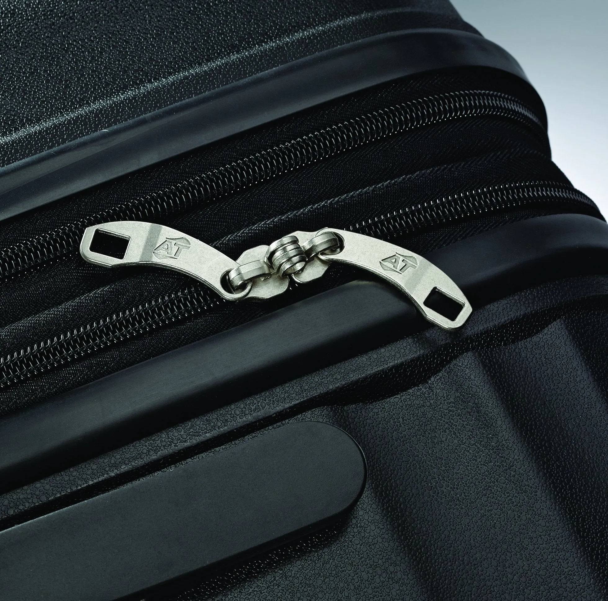 American Tourister Duralite 360 20" 4-Wheel Carry-On Luggage