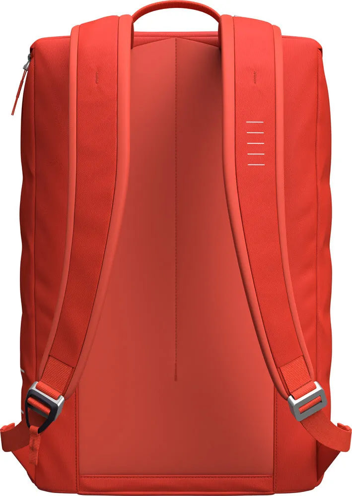D_b_ Hugger Base Backpack, 15L
