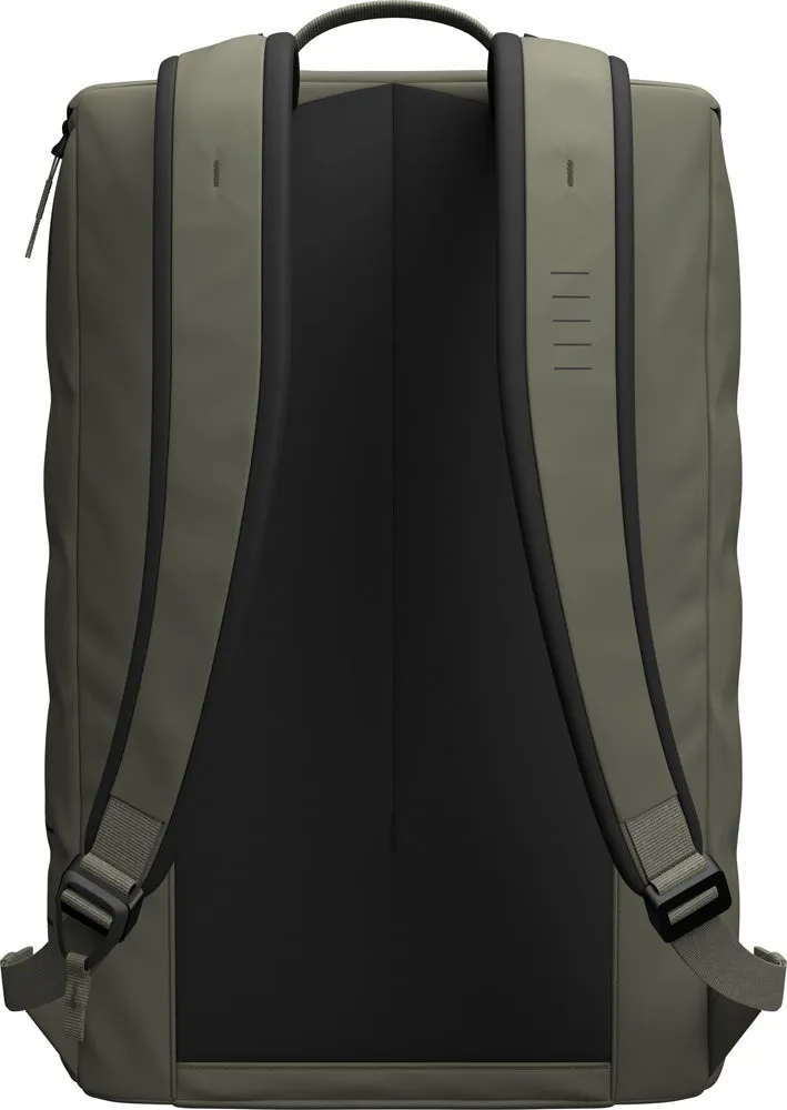 D_b_ Hugger Base Backpack, 15L