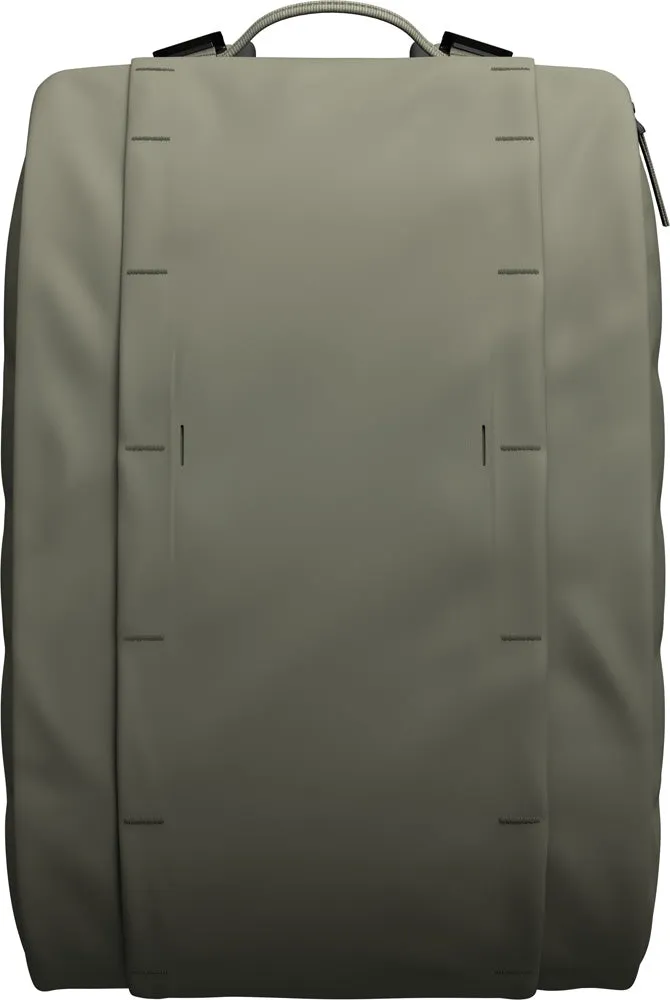 D_b_ Hugger Base Backpack, 15L