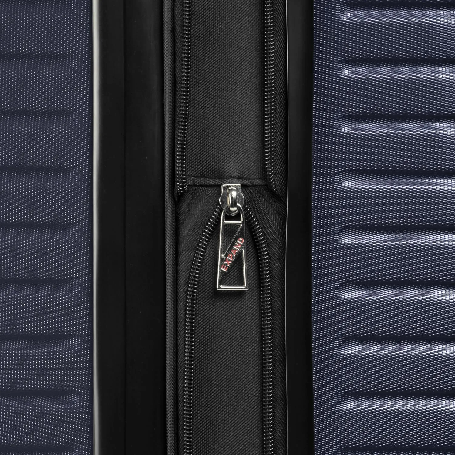 TOTAL TRAVELWARE Everest Expandable Hardsided Spinner, 24-Inch Checked Medium