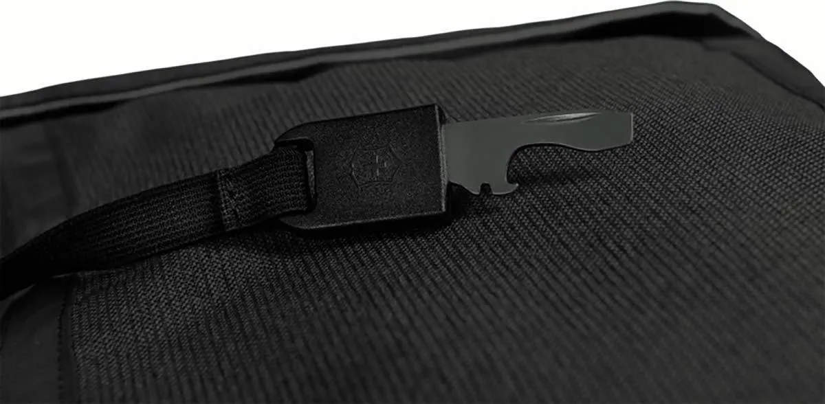 Victorinox Altmont Classic Deluxe Flapover Laptop Backpack